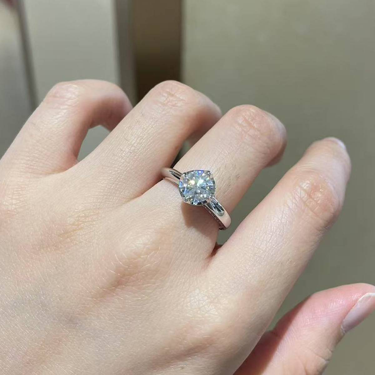 单头女戒S925银镀白金定制选款主石莫桑钻1.0ct/副石高碳钻
